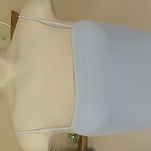 Hollister Bodysuit - Picture 2 of 7